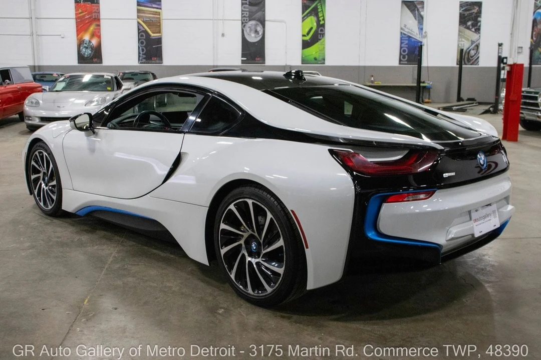 2016 BMW i8 - Image 4 of 21