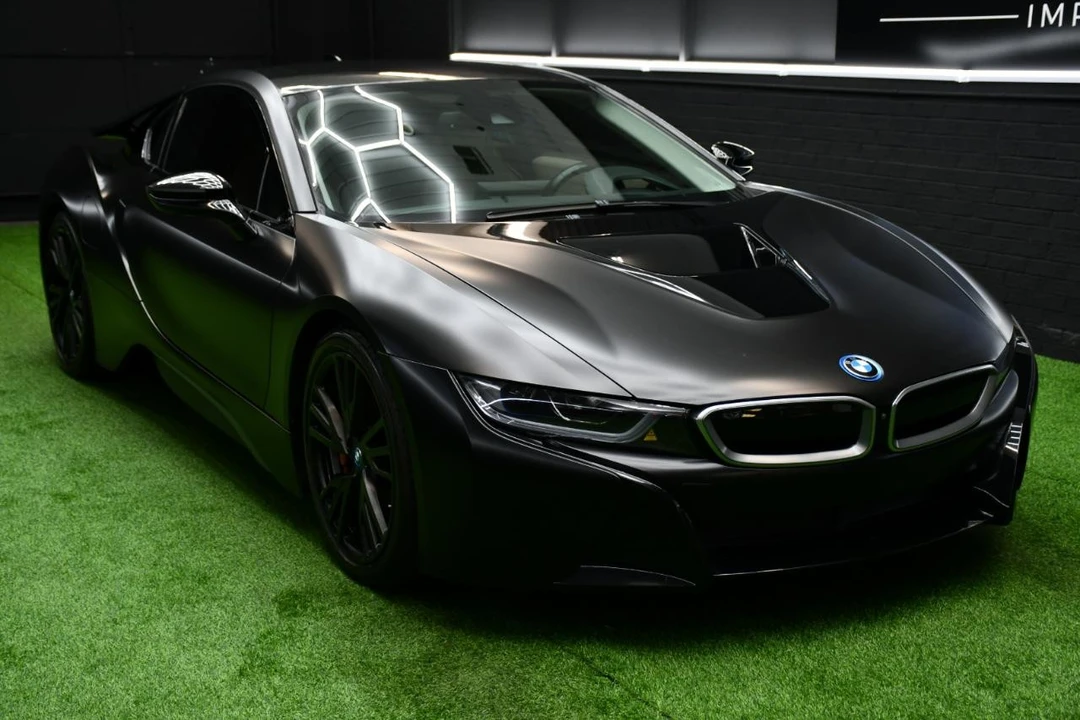 2016 BMW i8 - Image 12 of 21