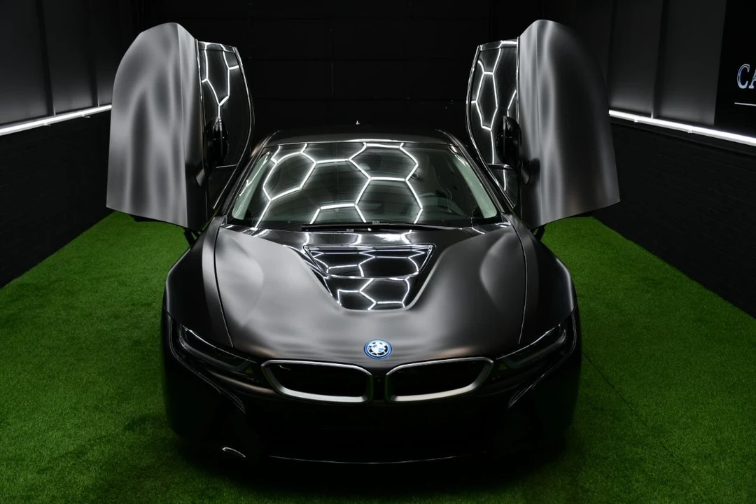 2016 BMW i8 - Image 14 of 21