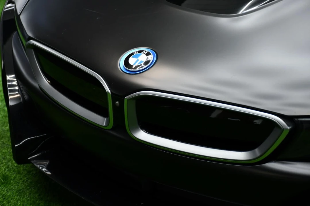 2016 BMW i8 - Image 15 of 21