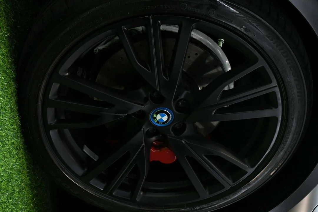 2016 BMW i8 - Image 20 of 21