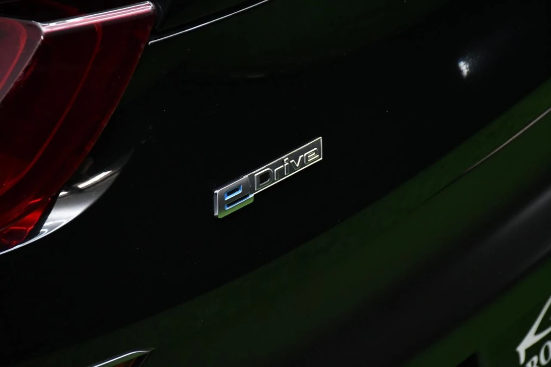 2016 BMW i8 - Image 9 of 21