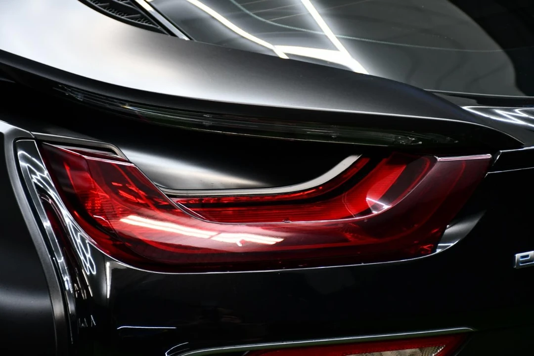 2016 BMW i8 - Image 7 of 21