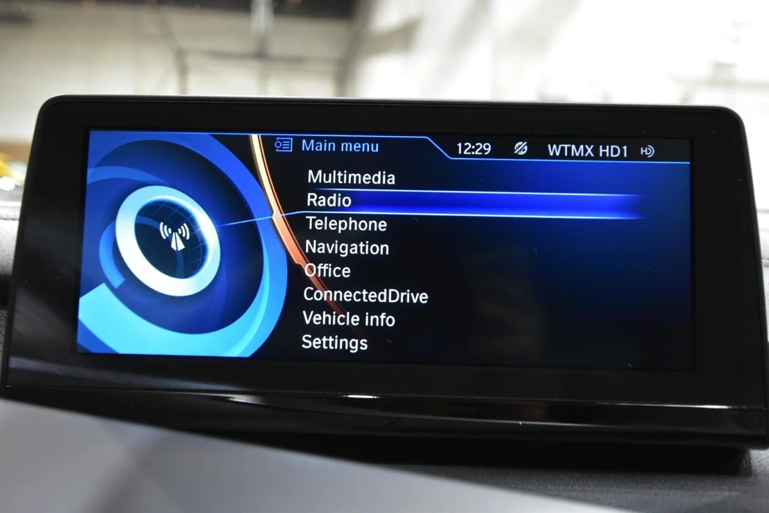 2016 BMW i8 - Image 21 of 31