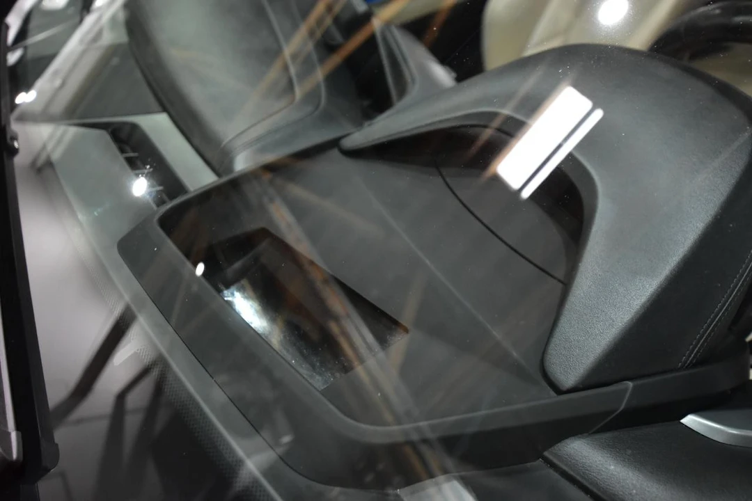 2016 BMW i8 - Image 19 of 31