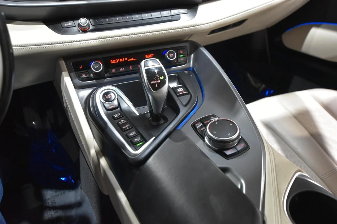 2016 BMW i8 - Image 30 of 31