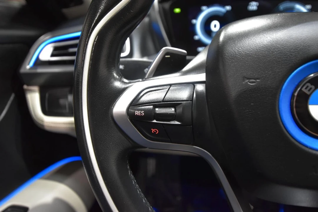 2016 BMW i8 - Image 15 of 31