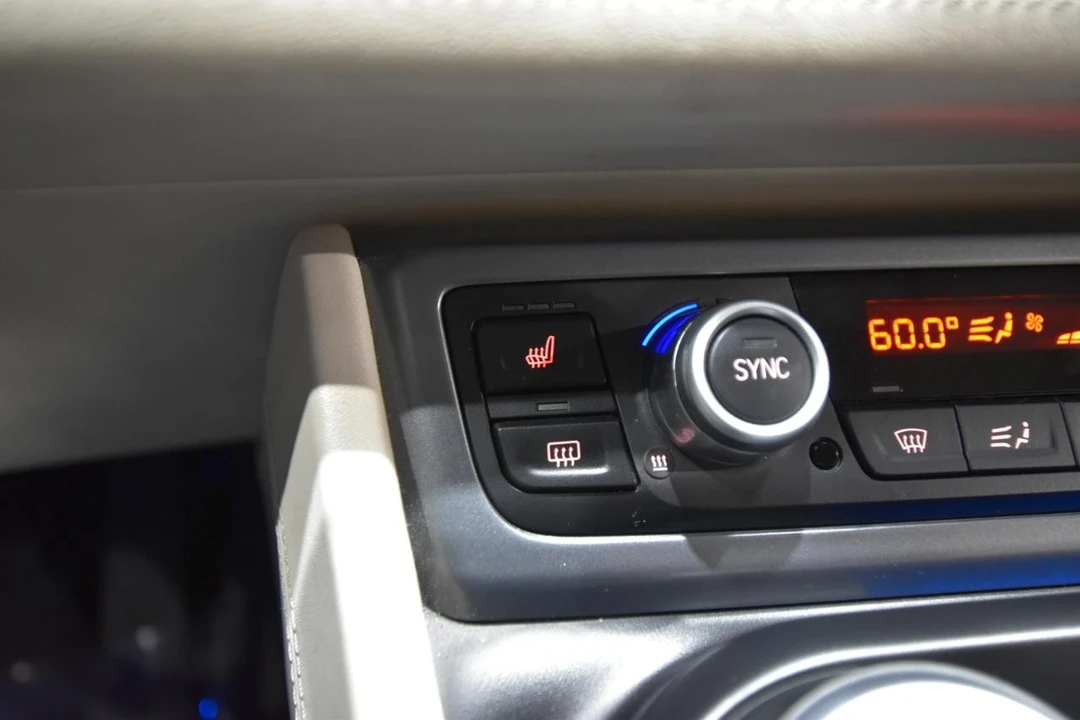 2016 BMW i8 - Image 29 of 31