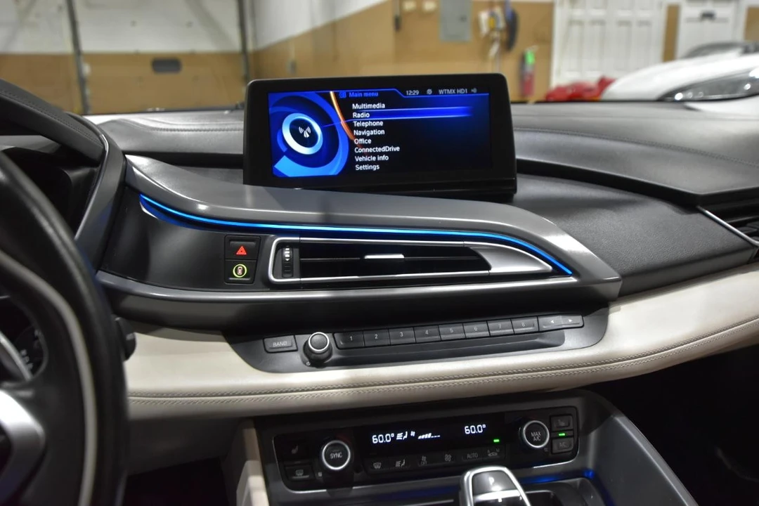 2016 BMW i8 - Image 20 of 31