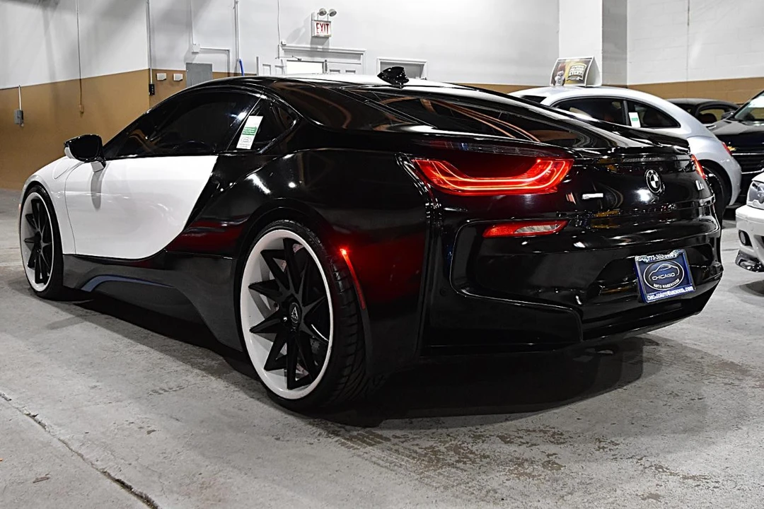 2016 BMW i8 - Image 10 of 31