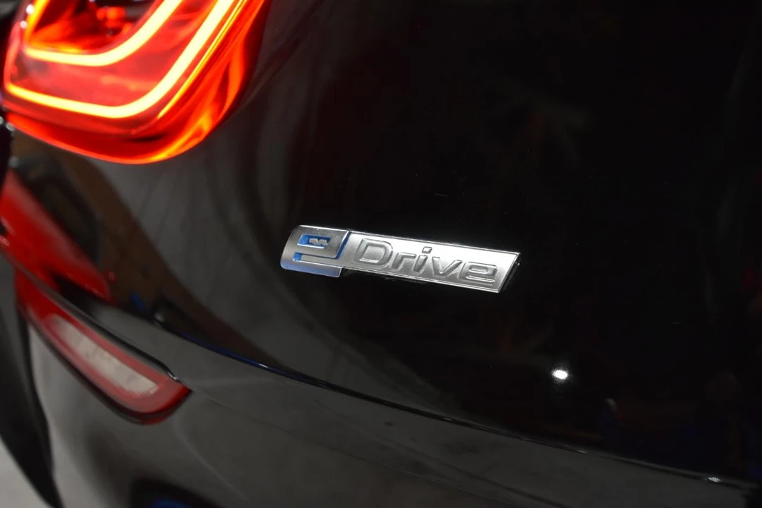 2016 BMW i8 - Image 9 of 31