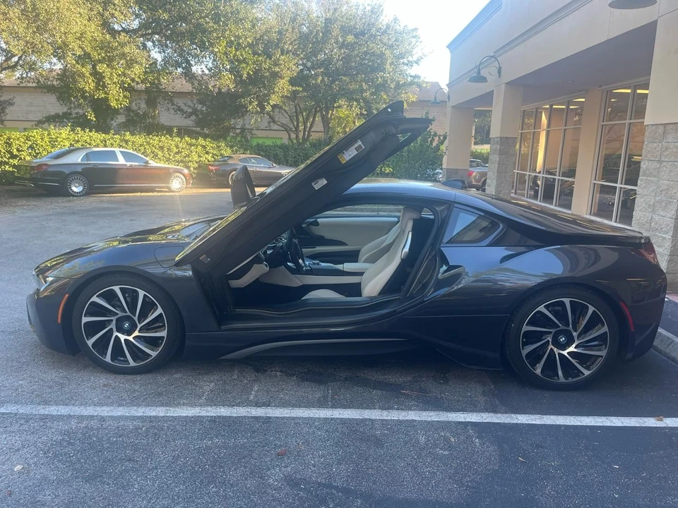 2016 BMW i8 - Image 13 of 21