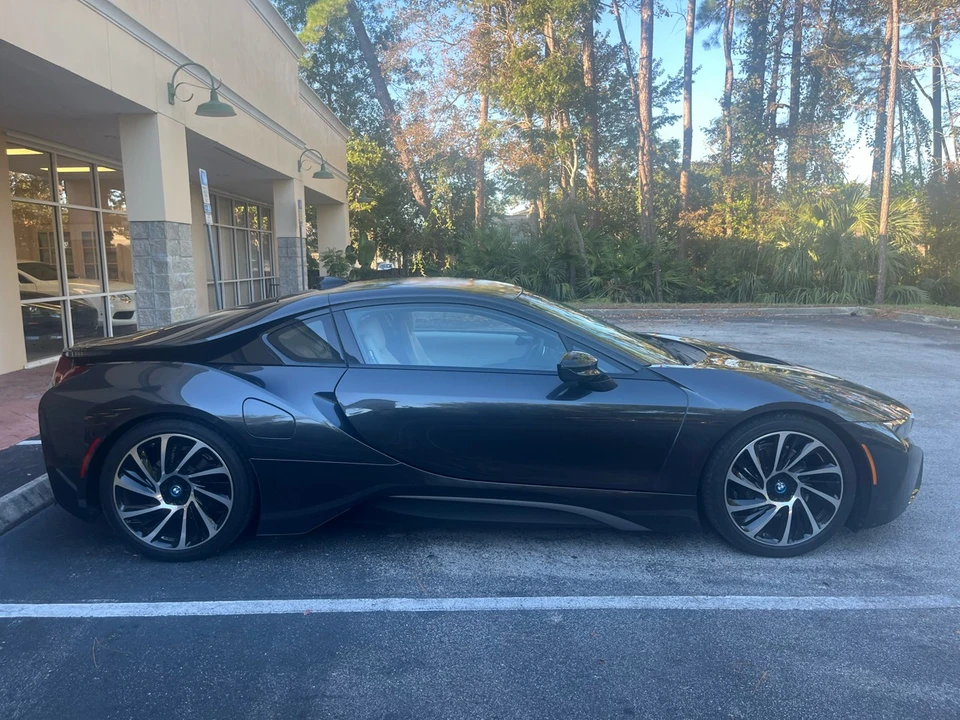 2016 BMW i8 - Image 3 of 12