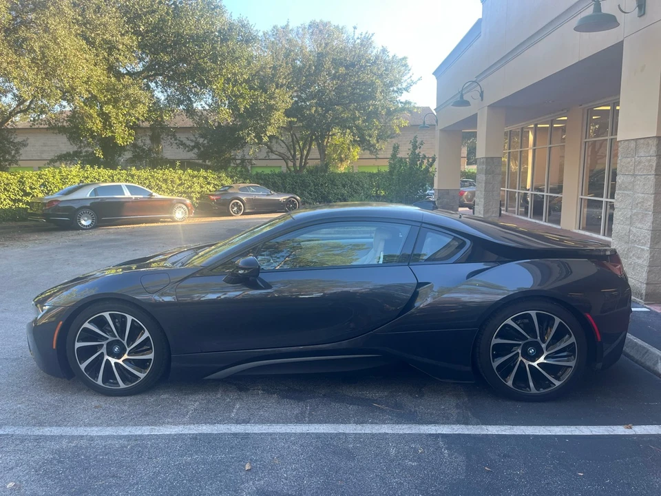 2016 BMW i8 - Image 12 of 12