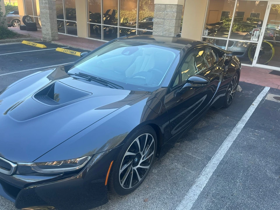 2016 BMW i8 - Image 15 of 21