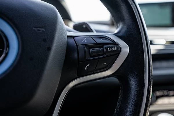 2016 BMW i8 - Image 18 of 21