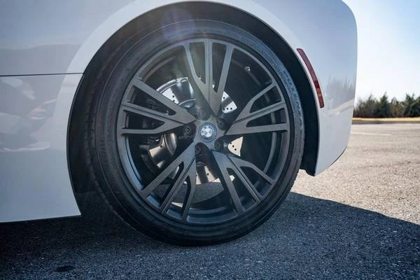 2016 BMW i8 - Image 9 of 21