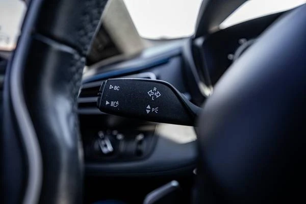 2016 BMW i8 - Image 17 of 21