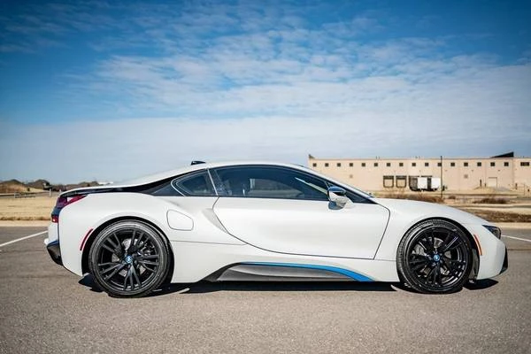 2016 BMW i8 - Image 3 of 21