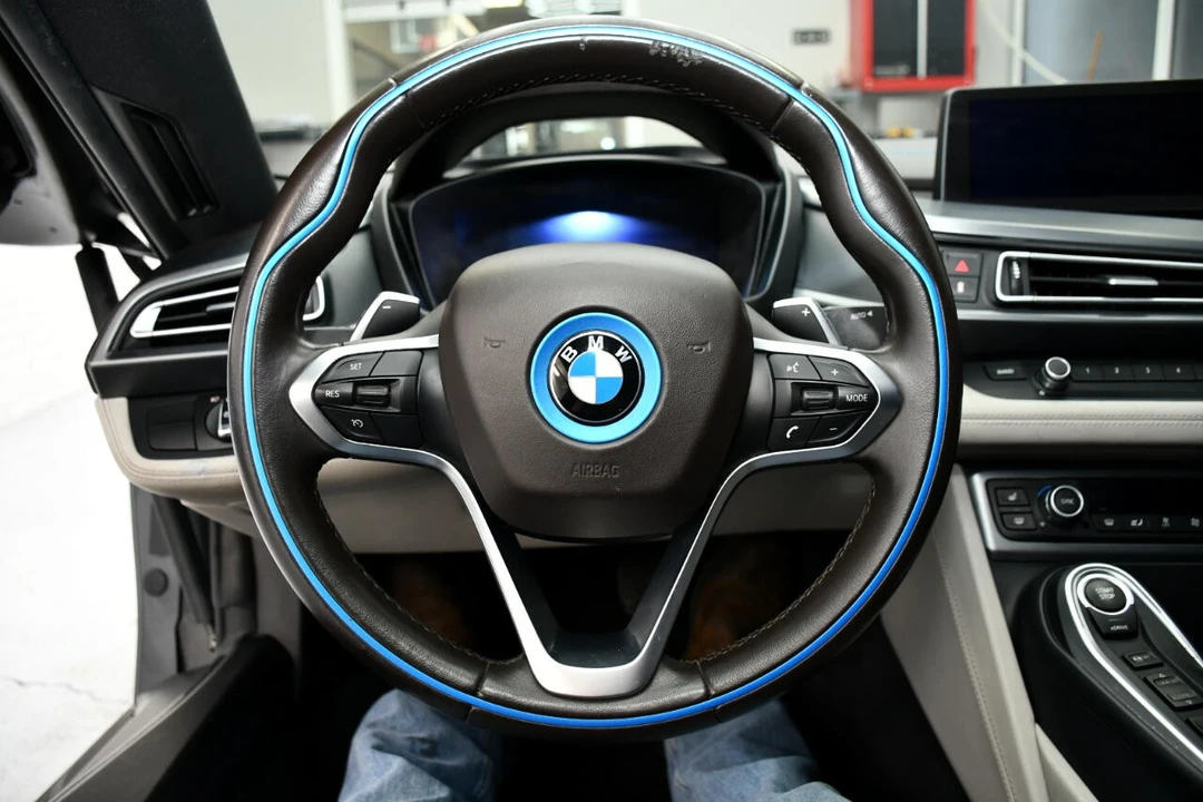 2016 BMW i8 - Image 18 of 21