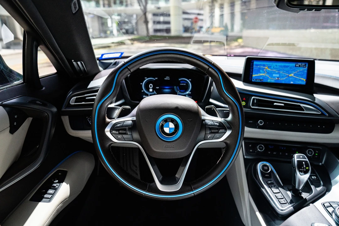 2016 BMW i8 - Image 17 of 30