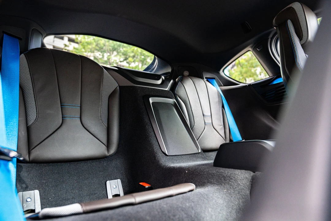 2016 BMW i8 - Image 18 of 30