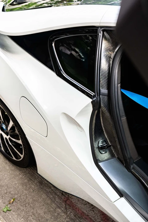 2016 BMW i8 - Image 26 of 30