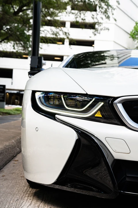 2016 BMW i8 - Image 15 of 30