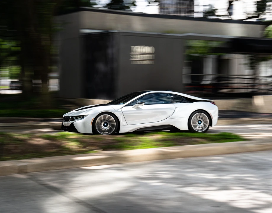 2016 BMW i8 - Image 3 of 30