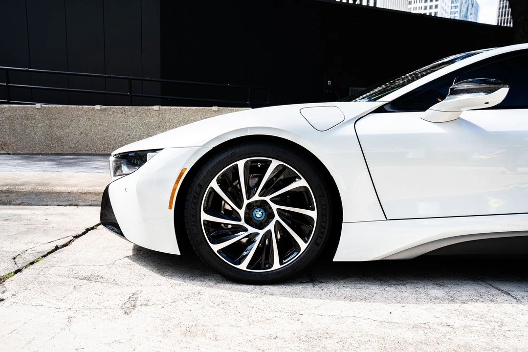 2016 BMW i8 - Image 27 of 30