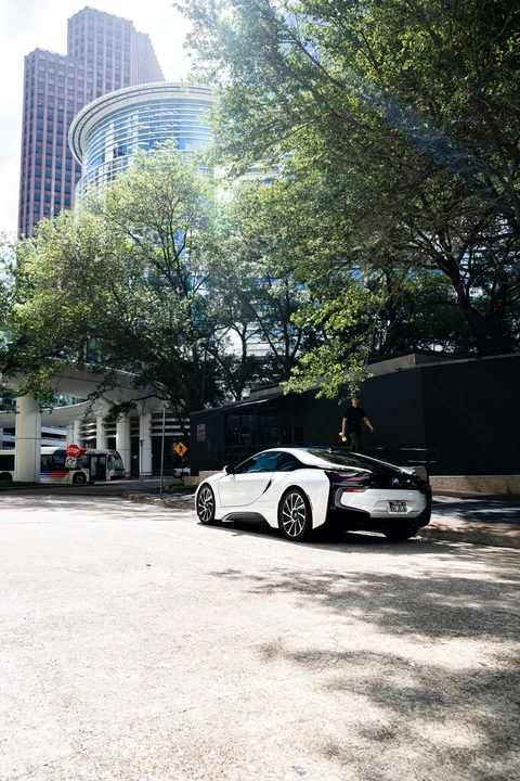 2016 BMW i8 - Image 25 of 30