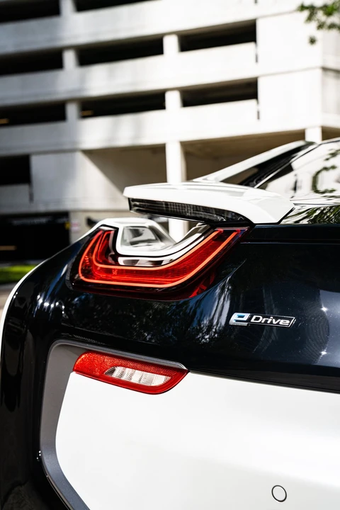2016 BMW i8 - Image 9 of 30