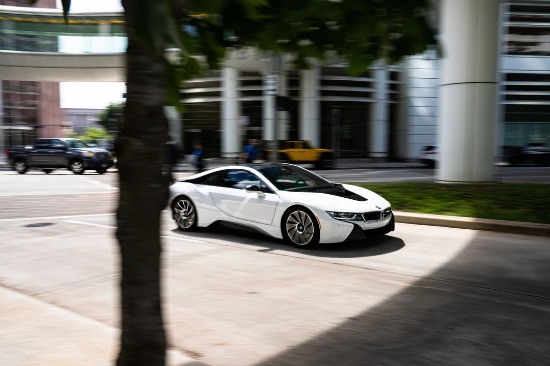 2016 BMW i8 - Image 4 of 30