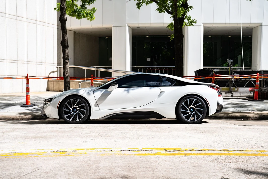 2016 BMW i8 - Image 24 of 30