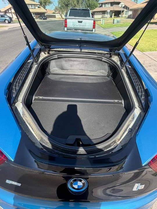 2016 BMW i8 - Image 14 of 15