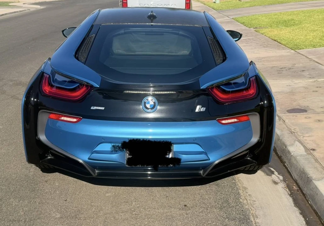 2016 BMW i8 - Image 4 of 15