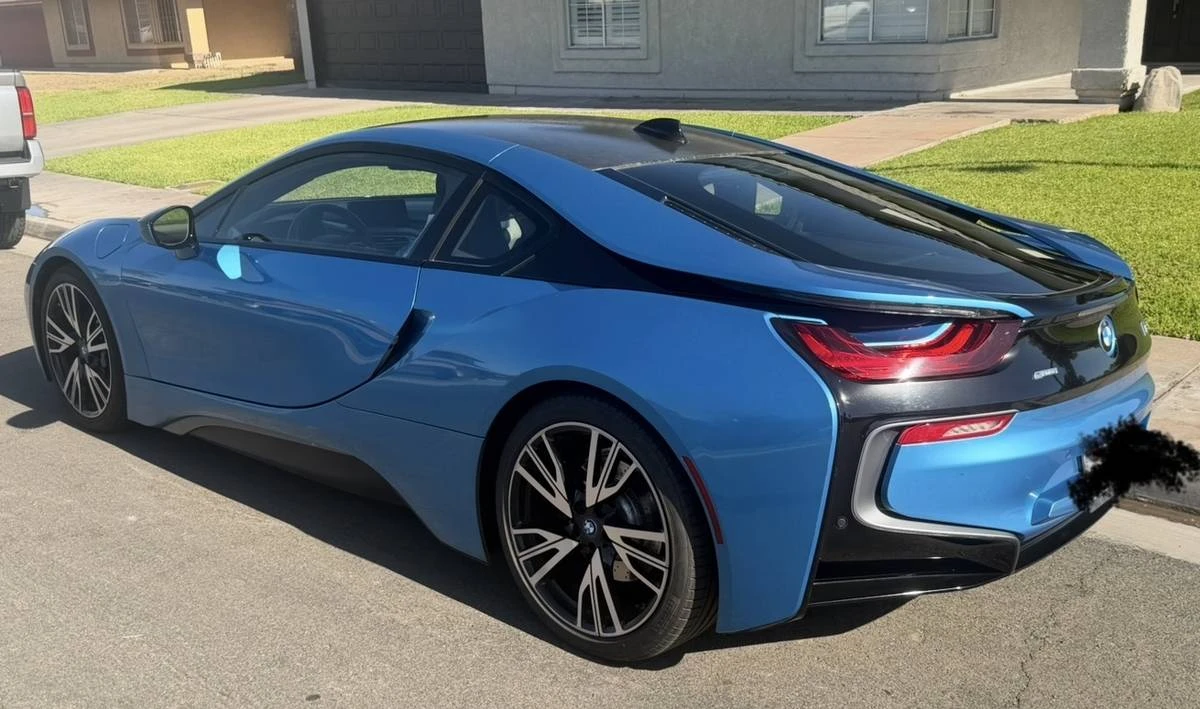 2016 BMW i8 - Image 2 of 15