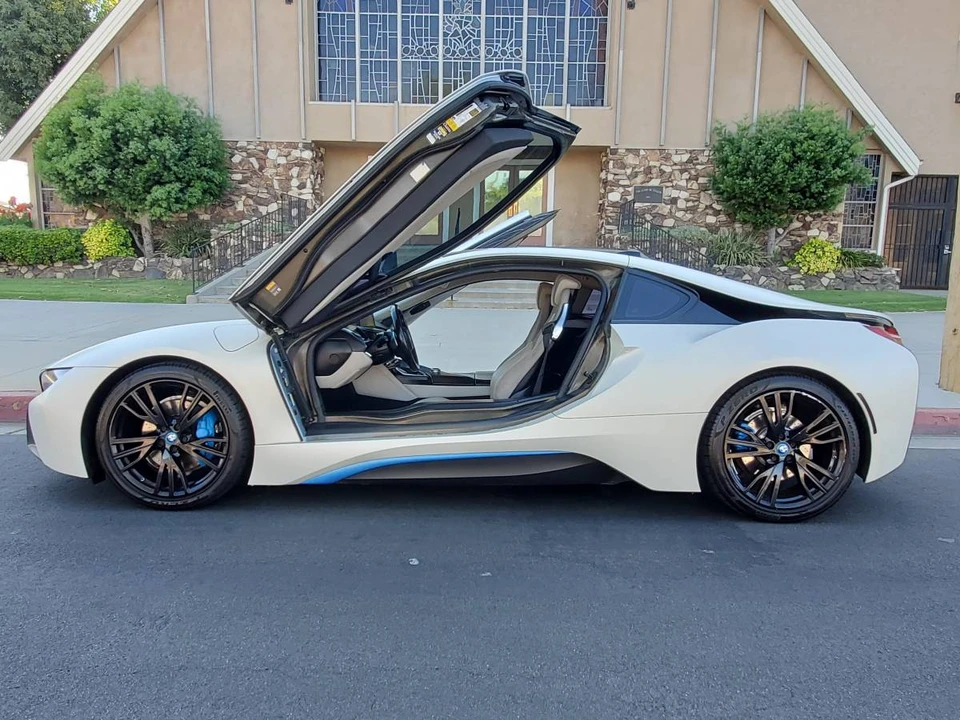 2016 BMW i8 - Image 6 of 24