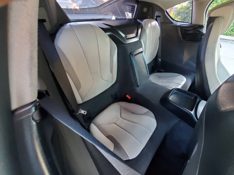 2016 BMW i8 - Image 15 of 24