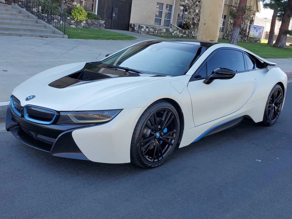 2016 BMW i8 - Image 9 of 24