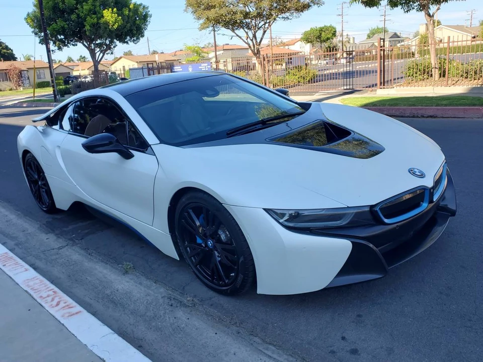 2016 BMW i8 - Image 3 of 24