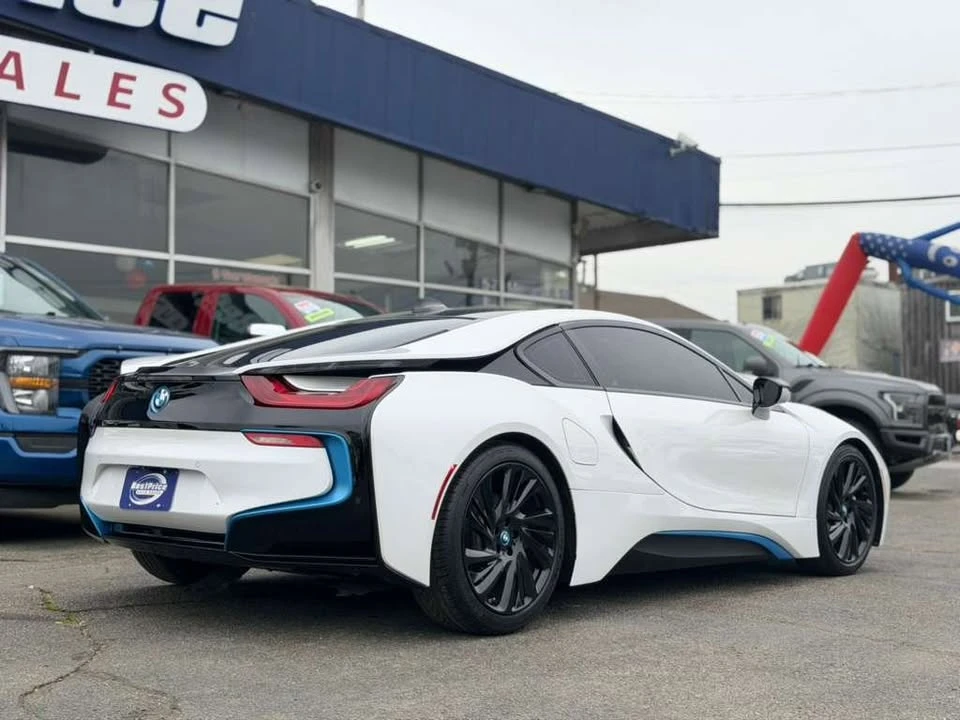 2016 BMW i8 - Image 14 of 16