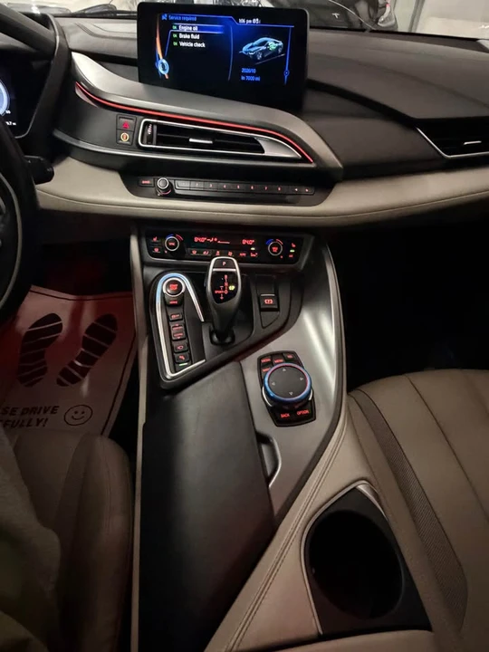 2016 BMW i8 - Image 14 of 19