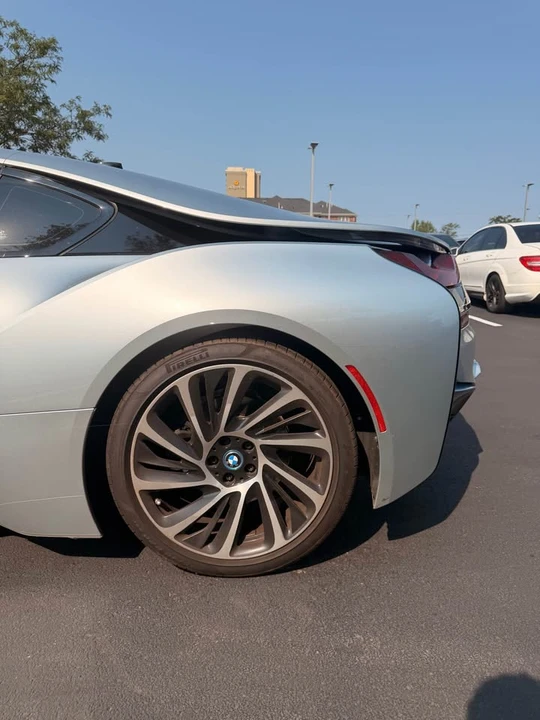 2016 BMW i8 - Image 9 of 19