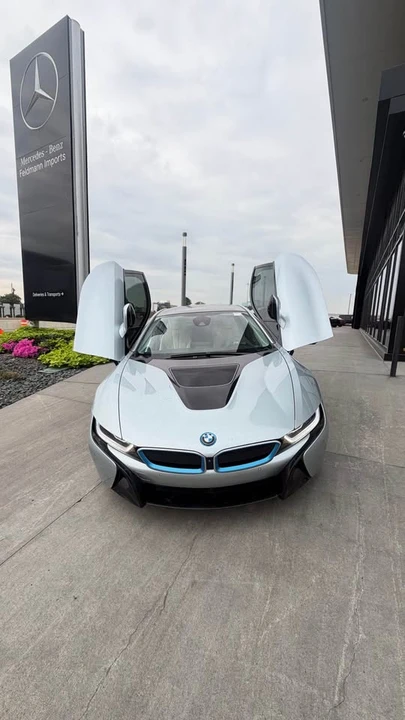 2016 BMW i8 - Image 2 of 12