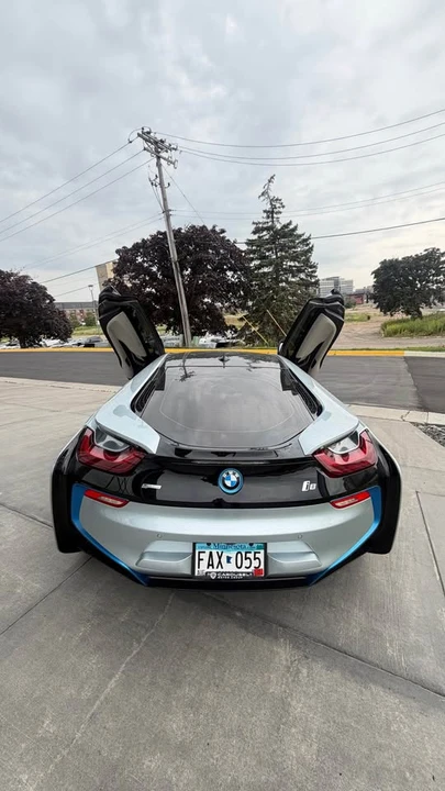 2016 BMW i8 - Image 5 of 12