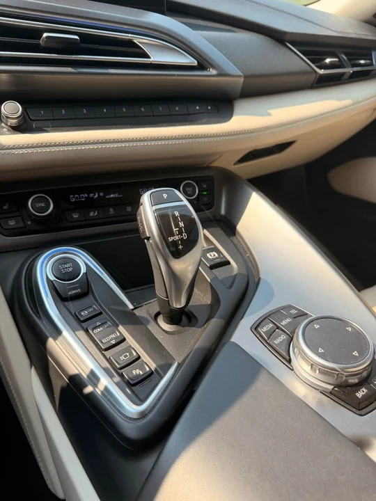 2016 BMW i8 - Image 18 of 19