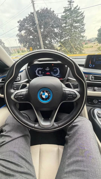 2016 BMW i8 - Image 9 of 12