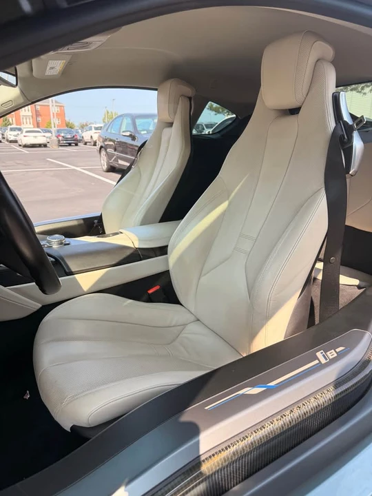 2016 BMW i8 - Image 13 of 19