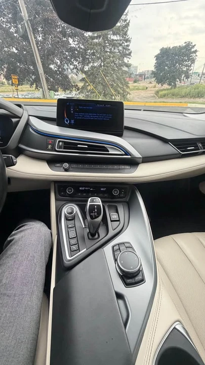 2016 BMW i8 - Image 10 of 12